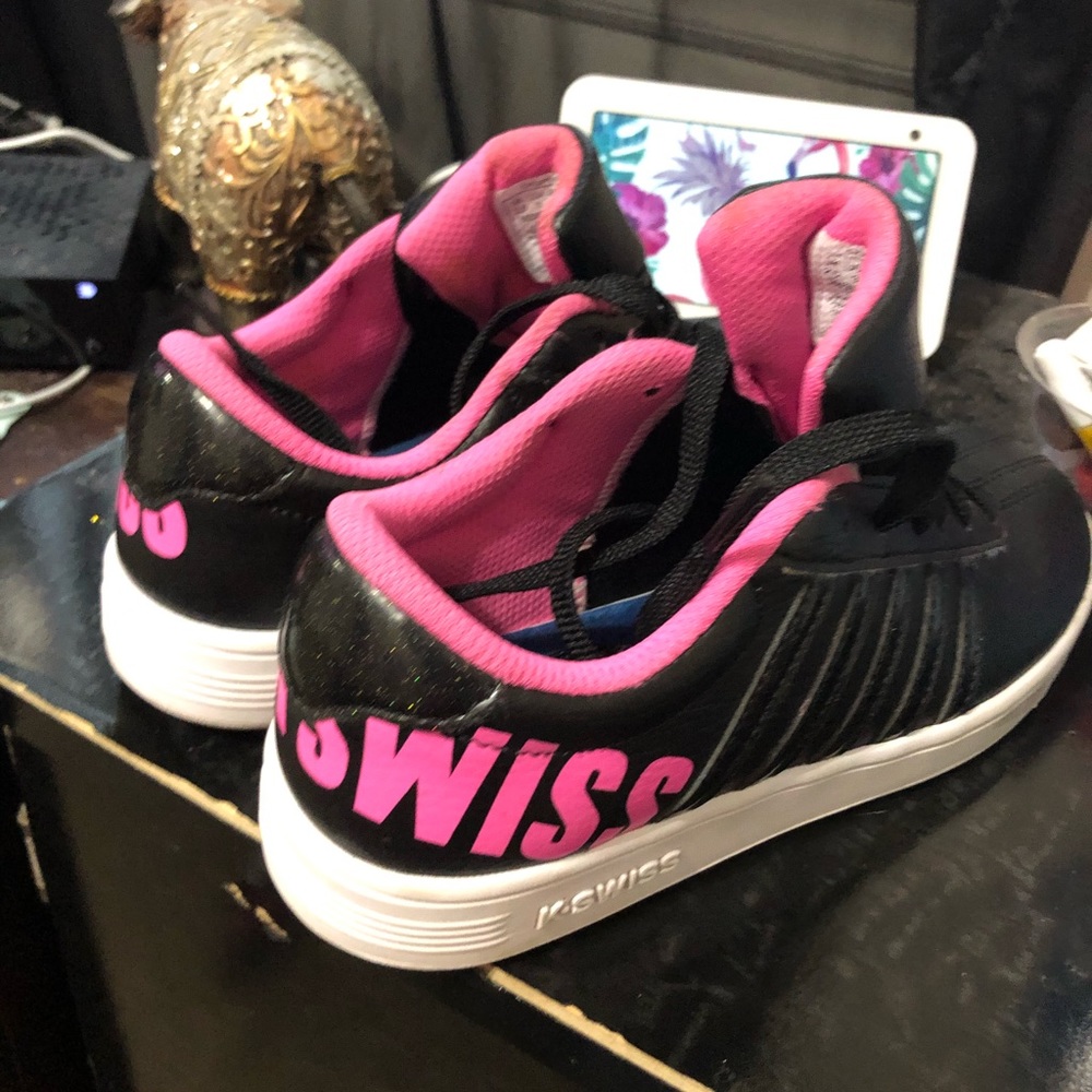 Girls sneakers